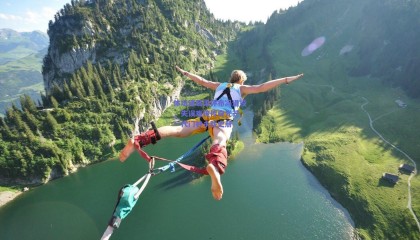 体坛诸葛梁评布冯退役，失误难掩传奇光芒，一代门神永载史册